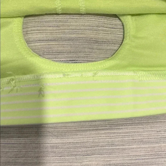 💚 Lululemon Athletica Neon Green Sports Bra - US2 - Picture 5 of 5